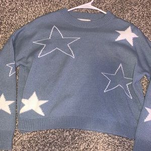 blue cropped star print sweater